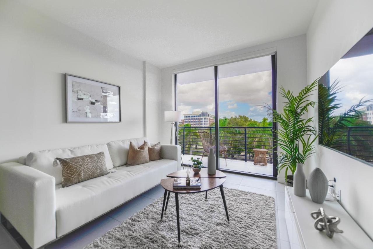 Cozy 1- 1 Bedroom Steps From Downtown Doral Park Miami Buitenkant foto
