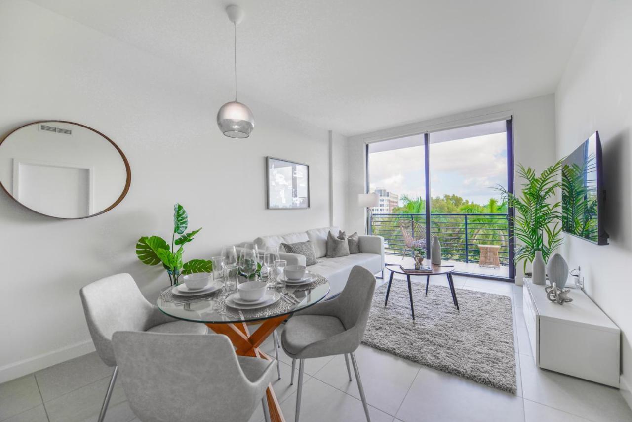 Cozy 1- 1 Bedroom Steps From Downtown Doral Park Miami Buitenkant foto