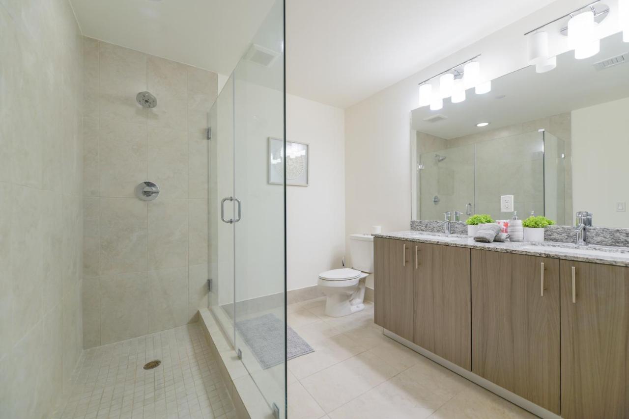 Cozy 1- 1 Bedroom Steps From Downtown Doral Park Miami Buitenkant foto